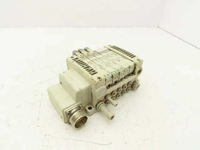 SMC VVQ2000-10A-1  VQ2401-51 5-Station Manifold Block Pneumatic Solenoid Valves