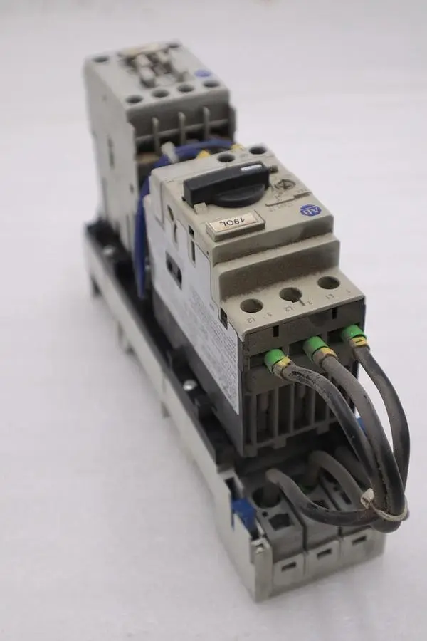 ALLEN BRADLEY 140M-D8E-C16 CIRCUIT BREAKER WITH 100-C23*10 CONTACTOR STOCK 4824A