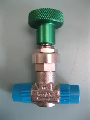 NEW Swagelok SS-4L2