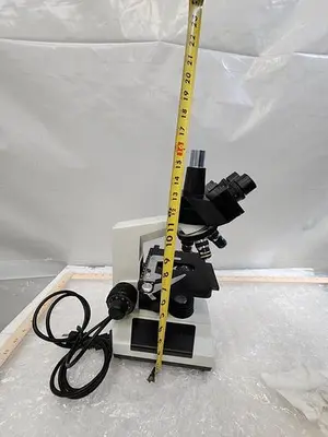SPLIT FIELD MICROSCOPE WITH EYE PIECES, 4X4 ILLUMINATED STAGE, 3 OBJECTIVES