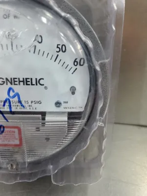 Dwyer Magnehelic W32AC TK Pressure Gauge, 0-60 INCHES OF WATER. 6B-11