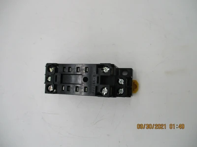 NEW Omron PYF08A-E