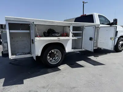 USED 2019 CHEVROLET W5500