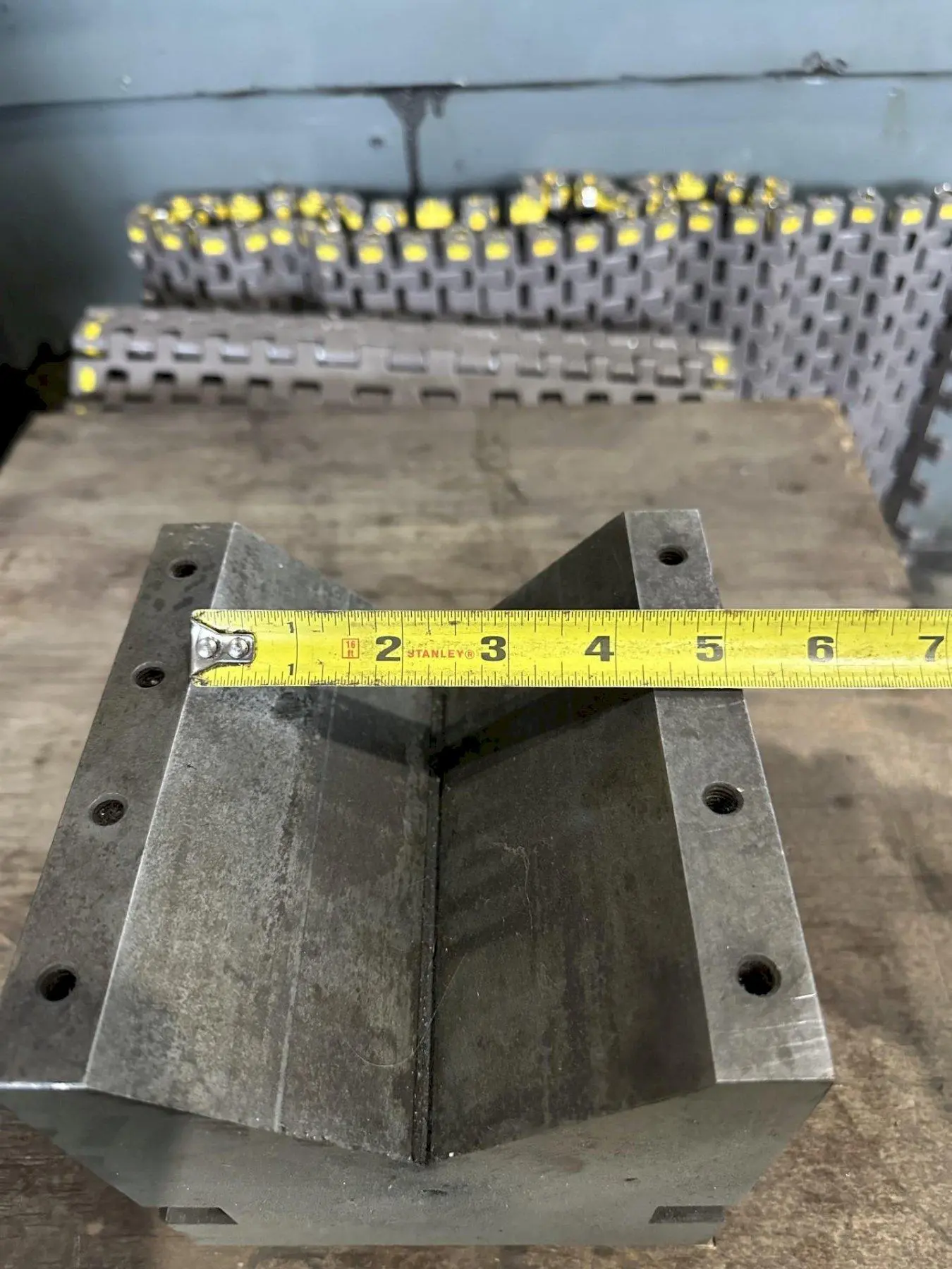 4-3/8" SUBURBAN TOOL V-BLOCK 90 DEGREE SET. STOCK # 0255524