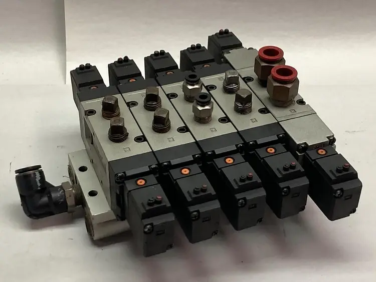 Used SMC VF5220-5G-02 Solenoid Valves Ohio US | Surplus Asset Holdings #1553635