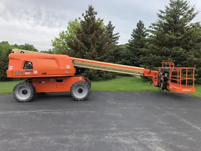 USED 2012 JLG 600S