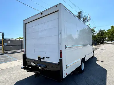 Used 2021 GMC SAVANA CUTAWAY Box trucks Florida US | Truck and Van Outlet #1509173