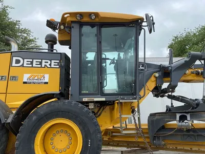 2013 John Deere 772GP