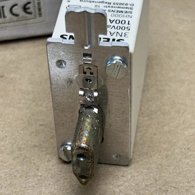 NEW Siemens 3NA3 830