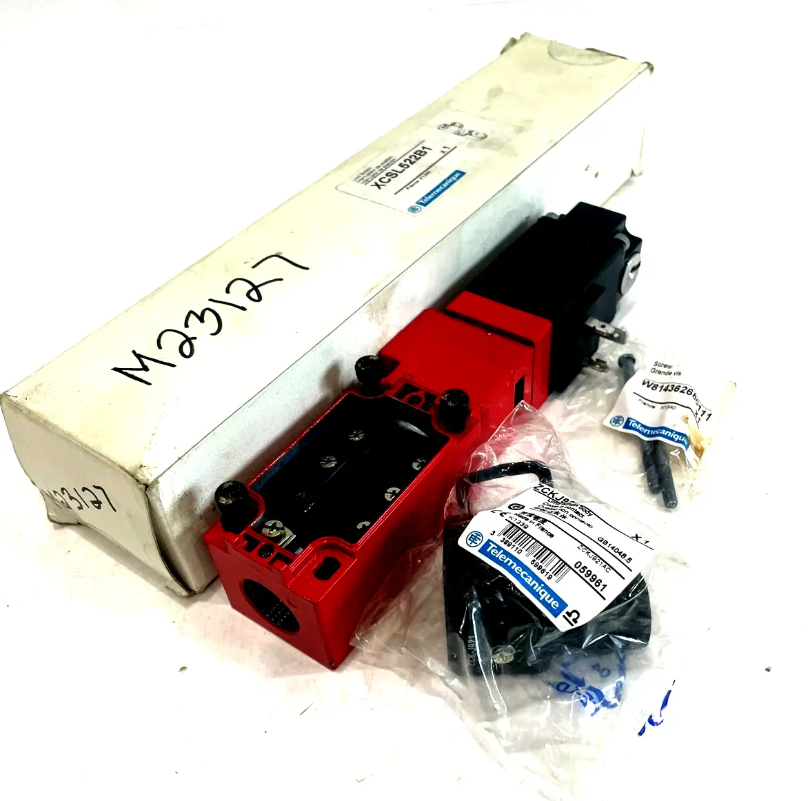 NEW TELEMECANIQUE XCSL522B1 LIMIT SWITCH