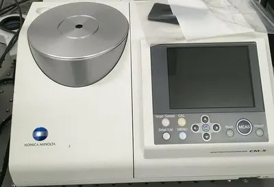 CARL ZEISS MICROSCOPE AXIOTECH VARIO 100HD WITH KONICA MINOLTA SPECTROPHOTOMETER