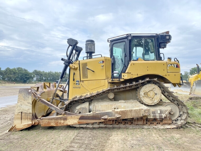 USED 2022 Caterpillar D6