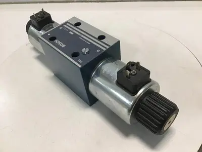 USED BOSCH 0 810 001 702