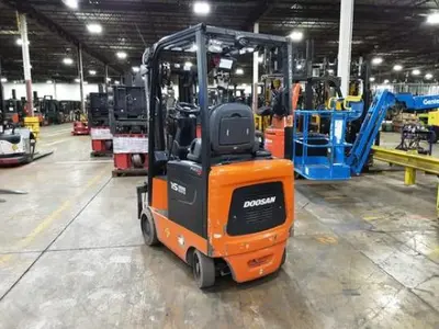 USED 2019 DOOSAN BC15S-5