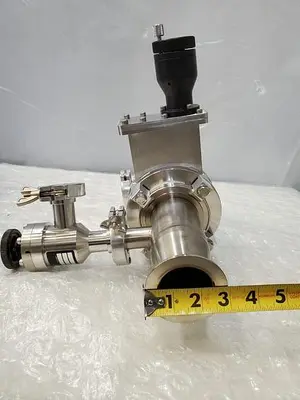 EDWARDS GVI 63M GATE VALVE WITH STAINLESS STEEL ADAPTER WITH MDC KAV-100 PNEUMA