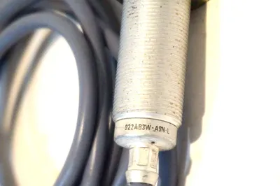USED HONEYWELL 922AB3W-A9N-L PROXIMITY SWITCH 922AB3WA9NL