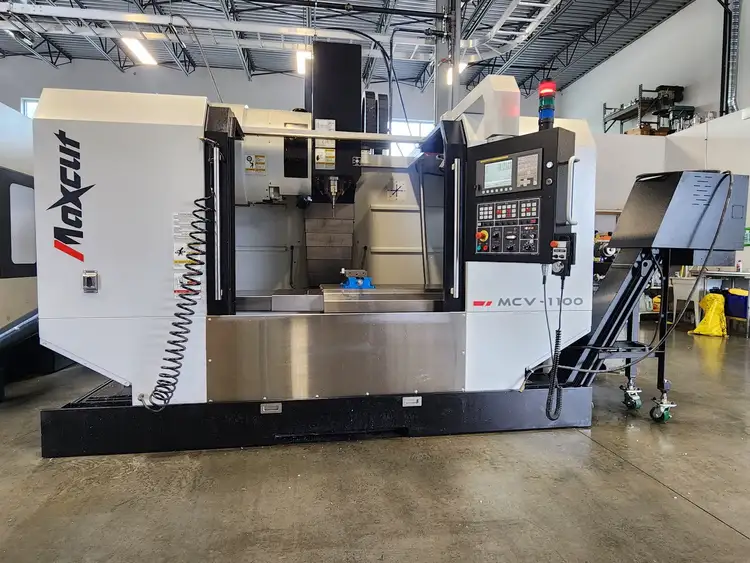 Used 2017 MAXCUT MCV-1100 Vertical Machining Centers British Columbia CA | Lenmark #237589
