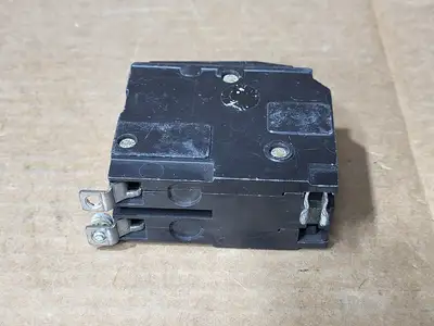 Used SQUARE D QOB220 Switchgears British Columbia CA | Lenmark #1438637