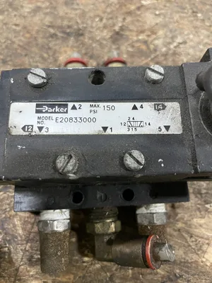 Parker E20833000 Manual Air Control Valve 150PSI