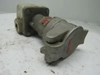 Crouse Hinds Co CES2214 Arktite Delayed Action Circuit Breaking Plug