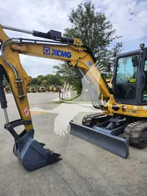 USED 2022 XCMG XE55U