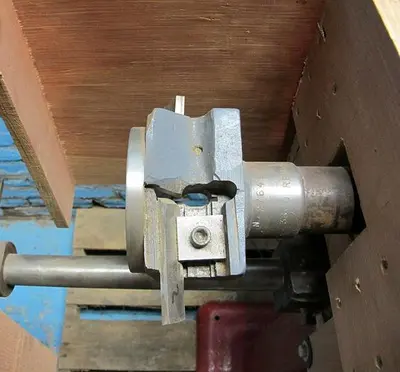 Bignell Chucking Machine w/ 4" Doming Head 3 Phase 3 HP 220/440V