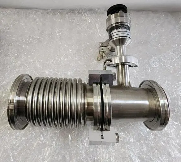 MDC KAV-100 PNEUMATIC ANGLE VALVE with EDWARDS HIGH VACUUM ADAPTER PIPES