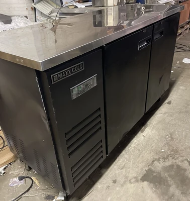 174-0104 Maxx Cold MXXBB70 70” Commercial Back Bar Self Contained Cooler