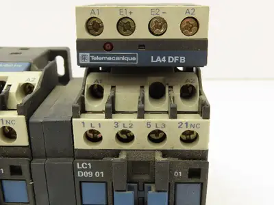 Telemecanique Motor Starter Reversing Contactor 575V 7.5HP 25A 3 PH Set Lot of 2