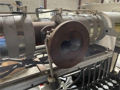 USED CINCINNATI MILACRON APEX 3.5