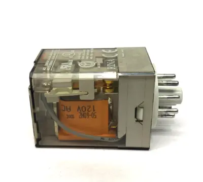 USED ALLEN-BRADLEY SER. D DIRECT PLUG-IN RELAY
