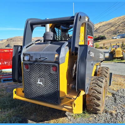 Used 2014 JOHN DEERE 326E Skid Steer Loaders British Columbia CA | Savona Equipment LTD #1505785