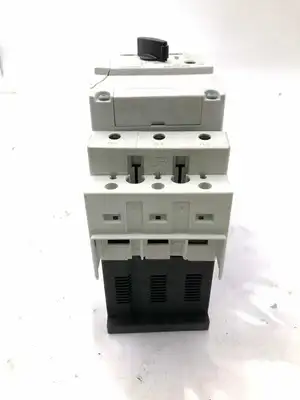 Siemens 3RV1042-4FA10 CIRCUIT BREAKER SIZE S3 FOR MOTOR PROTECTION 3 Pole