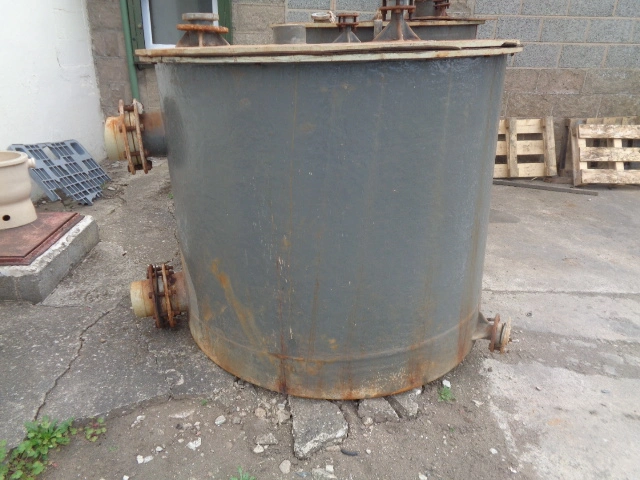 1550 L GRP Poly Prop lined Vertical Enclosed Tank