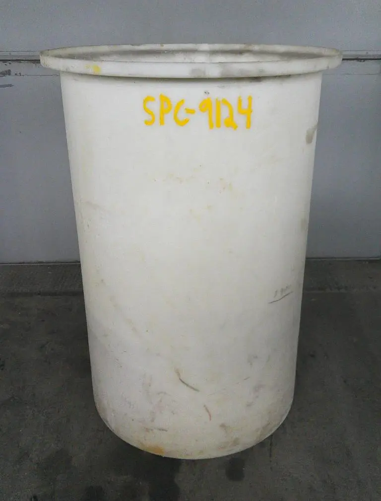 SPC9124  Tank 130 gallon vertical tank, poly, flat