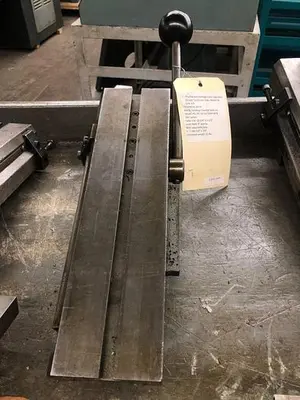 2452-440 Hardinge Lever Operated Double Tool Cross Slide, Model E