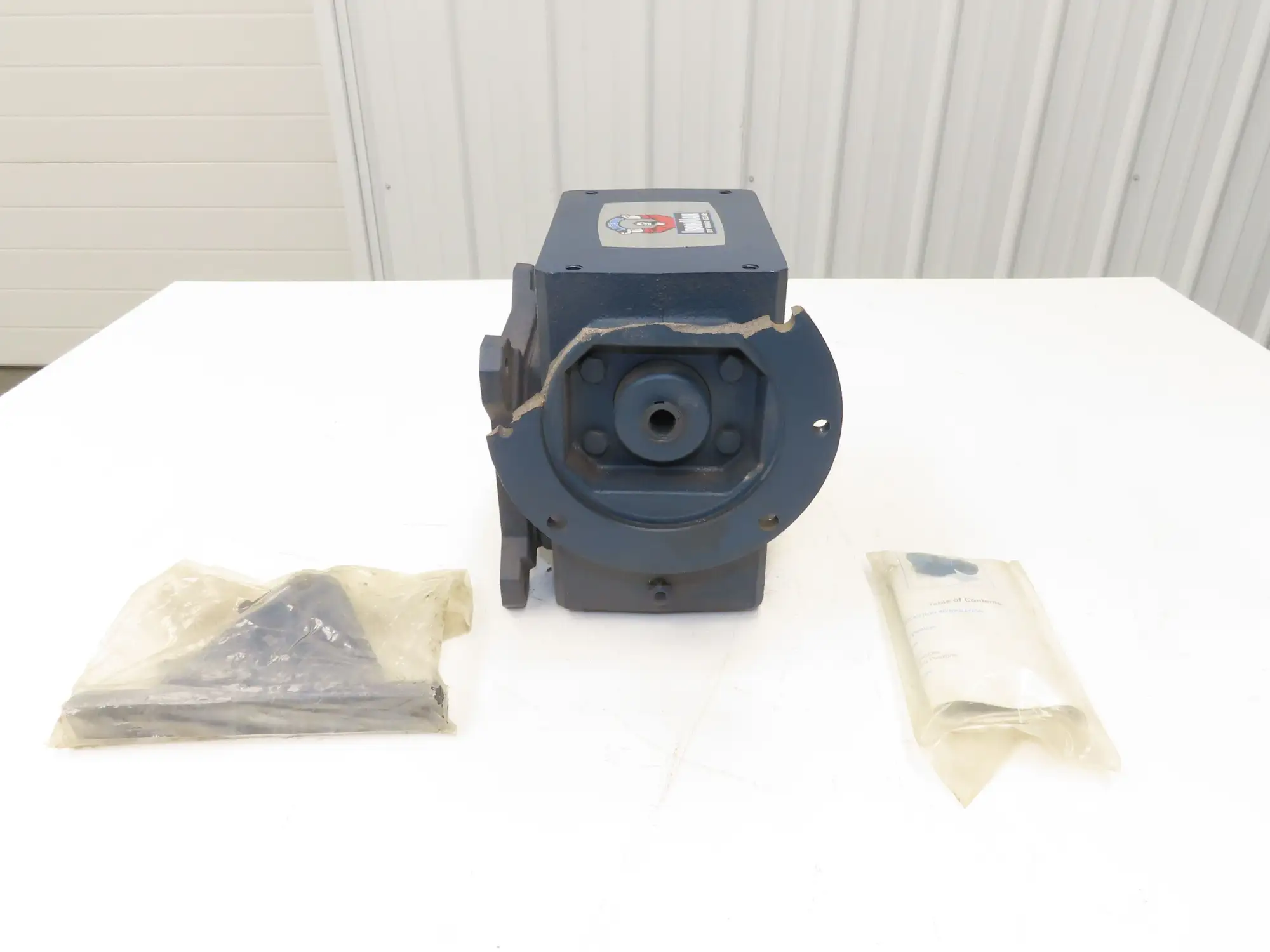 HMQ826-80-56-H Ironman Gearbox 80:1 22rpm .5Hp 56C Hollow Shaft *Broken Flange*