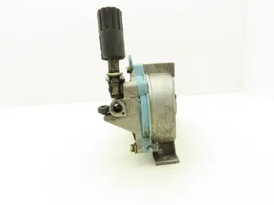 Yaskawa Electric CMR-231 U Welder Wire Motor Feeder 24VDC *READ*