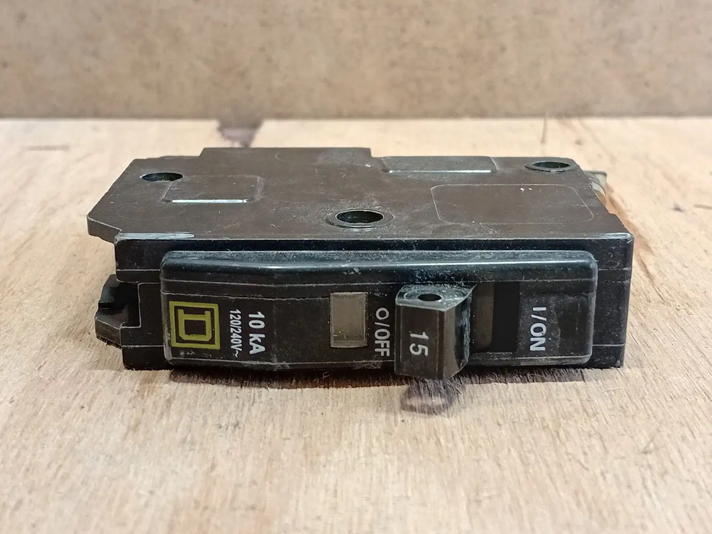 Used SQUARE D QOB115 Switchgears British Columbia CA | Lenmark #1438657