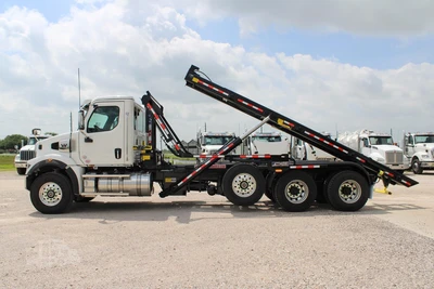 New | in-Stock 2027 WESTERN STAR 47X Hooklifts & Roll-Offs Texas US | Roll Off Truck World #1492010