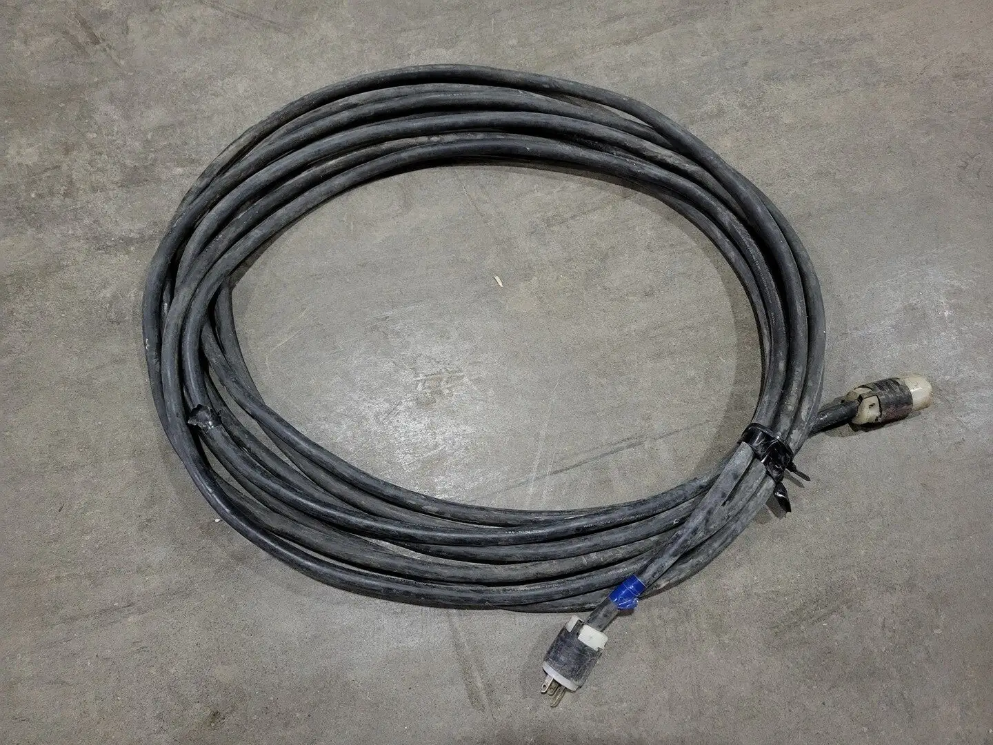 42 ft SOOW Power Extension Cord 12/3 AWG 15A 125V