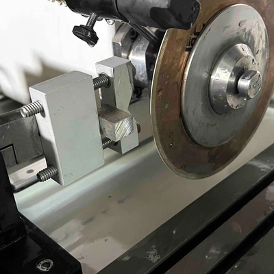 Item# L168 Buehler Isomet-5000 Automatic Precision Saw