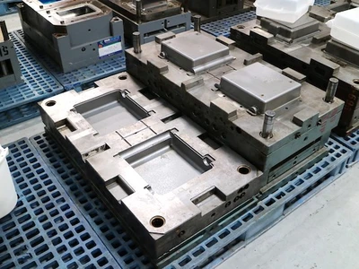 Store Tote lid and base mold