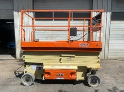 USED 2017 JLG 3246ES