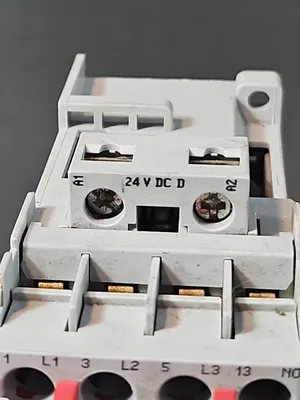 Allen Bradley 100S-C16DJ14C Series B Safety Contactor Assy loc4C4