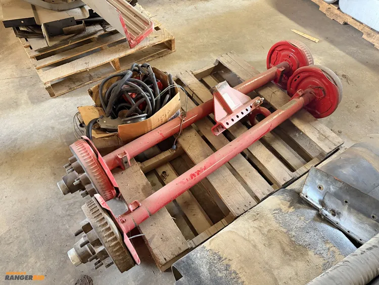 Used LOT OF (2) TRAILER AXLES _UNKNOWN_ Running Gears Michigan US | Miedema Asset Management Group #1369579