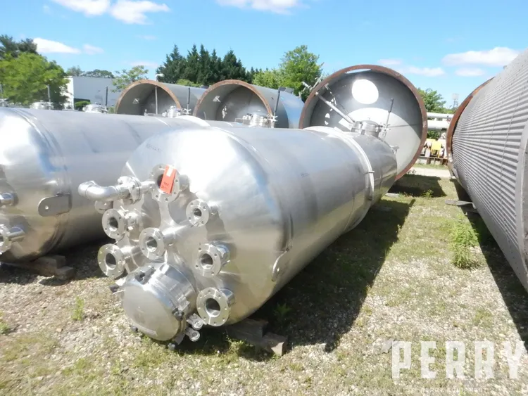 STAINLESSTANK,INC. _UNKNOWN_ Tank S/S -2000 To 3999 Gal. (H=height, L=length) | Perry Equipment
