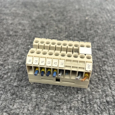 Used Siemens 8WA1 011-0DF21 Terminal Blocks California US | Davliegogo LLC #1706688