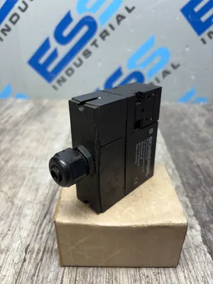Schmersal AZM 170SK-02/01ZKA Electrical/PLC/Automation | ESS Industrial Equipment Sales (4)