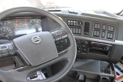 Used 2019 VOLVO VHD64B200 Vacuum Truck Texas US | Roll Off Truck World #1492017